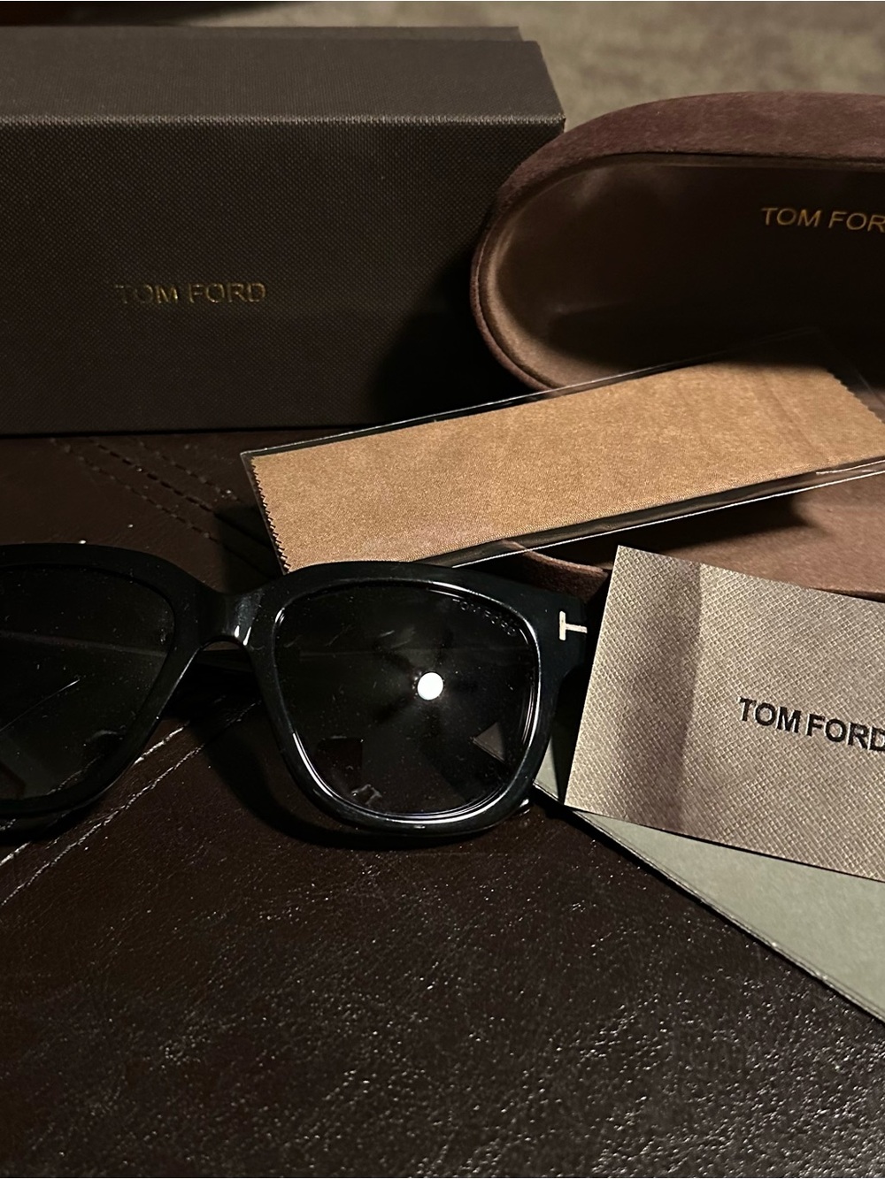 Tom Ford Black Oversized Women's Sunglasses - Picture 2 of 10